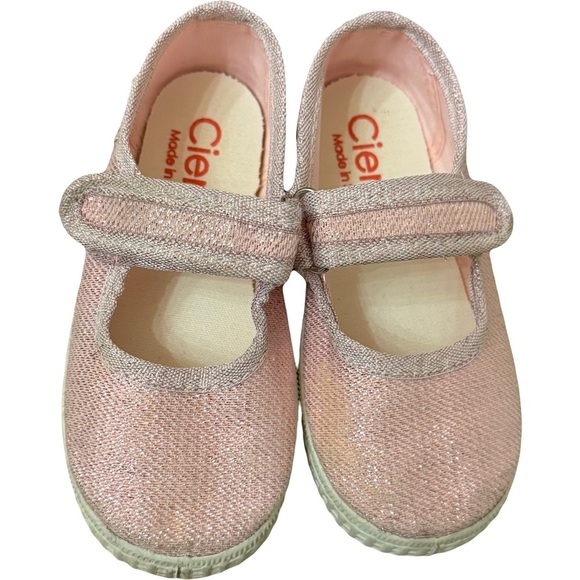 Cienta Other - Cienta Girls Shoes
